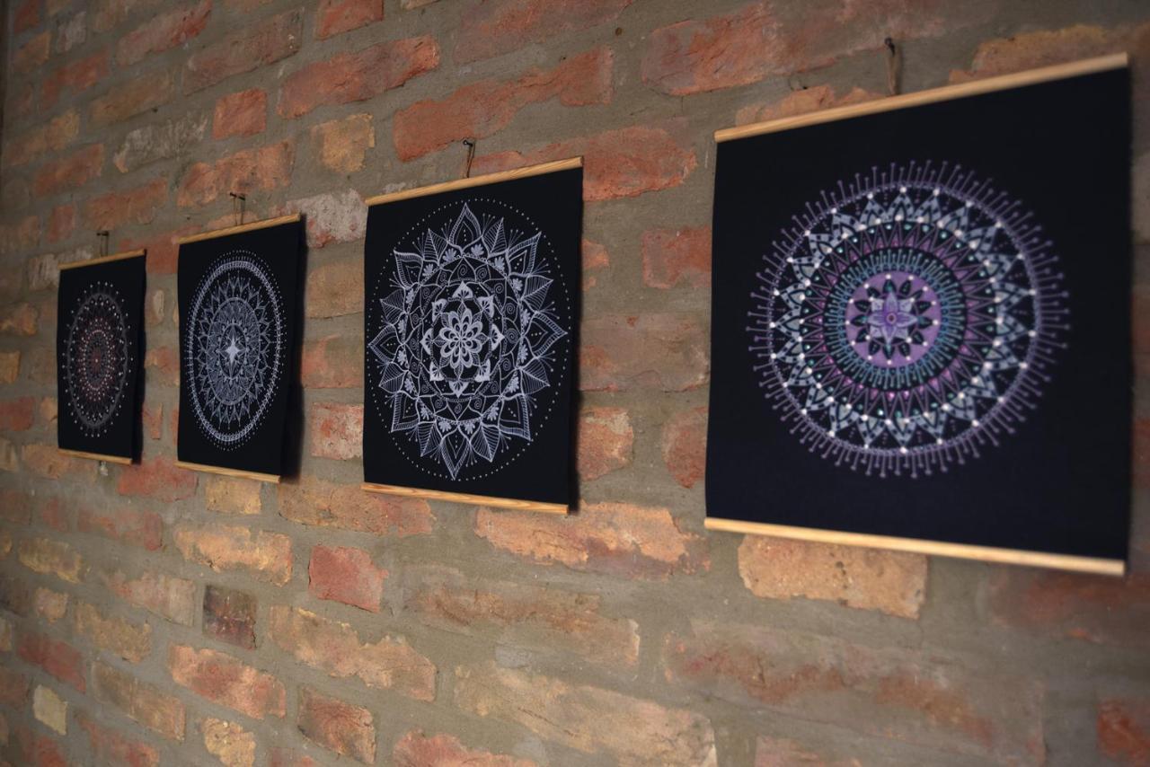 Art Gallery Apartment Nové Zámky Екстериор снимка