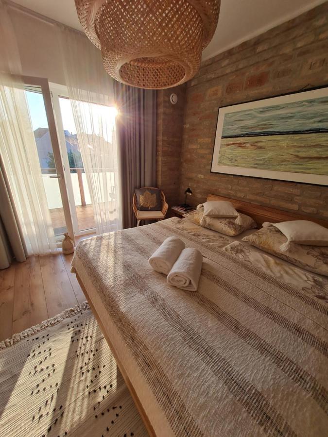 Art Gallery Apartment Nové Zámky Екстериор снимка